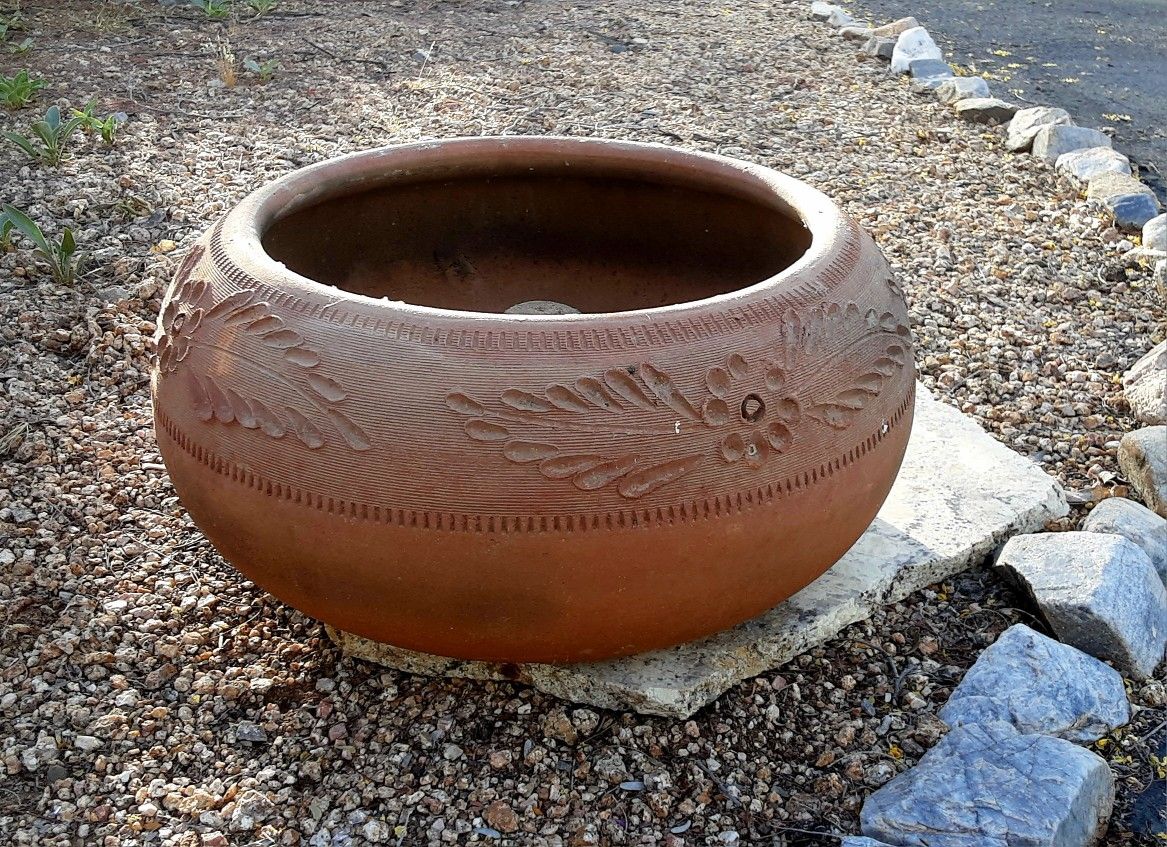 Hose Holder Pot Or Planter Ceramic Clay Terracotta 21 Inch 40th St And Shea