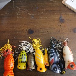 Vintage Hula Popper 8 Piece Lot In Different Condition And Sizes