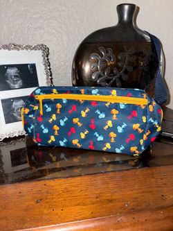 New snoopy fanny pack