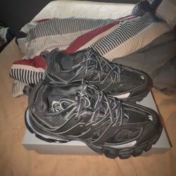 balenciaga track led