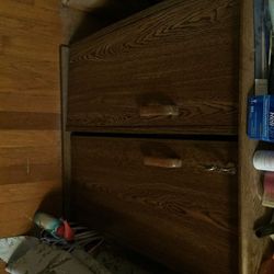Locking cabinet w shelves