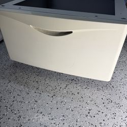 Maytag Neptune Series  MAL1800AXW 27 Inch Pedestal Designed For All Neptune Washers and Dryers: White