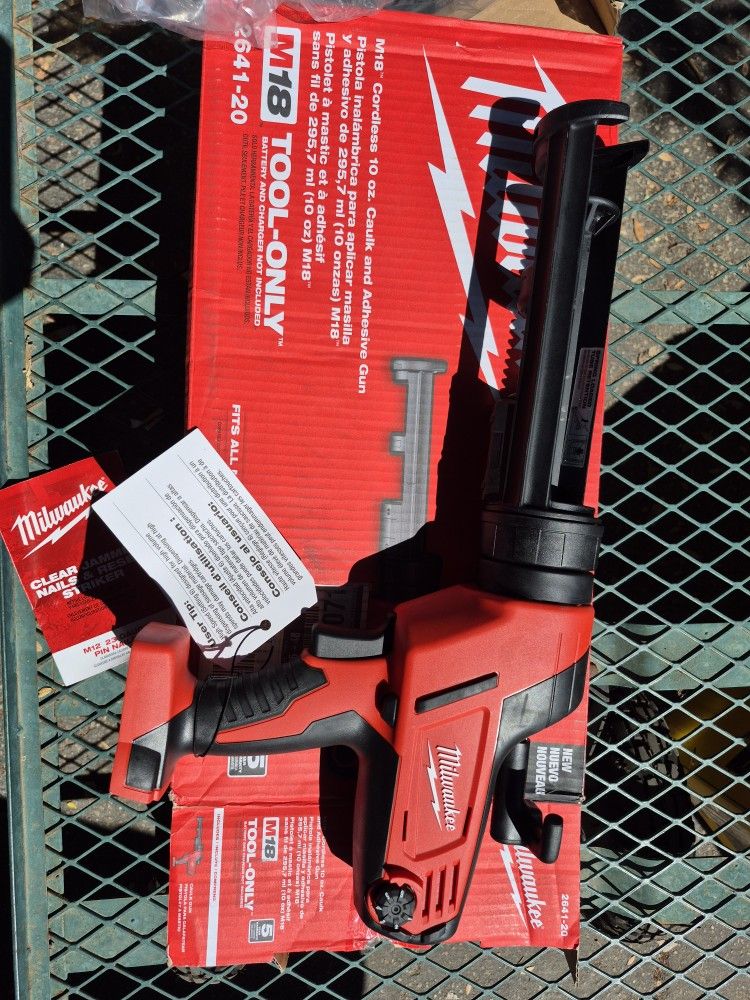 Milwaukee M18 18V Lithium-Ion Cordless 10 oz. Caulk and Adhesive Gun (Tool-Only)