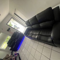 I'm selling a living room set. Ask for the price. 