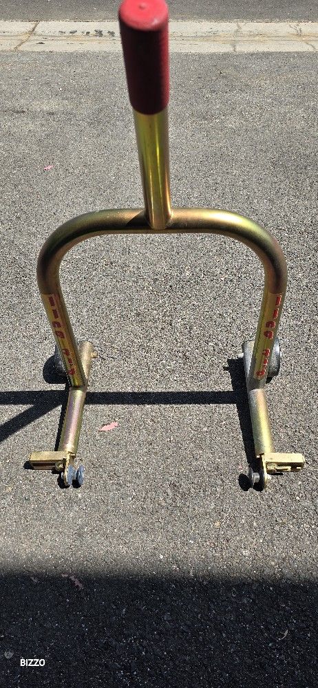 Pit Bull Rear Motorcycle Stand