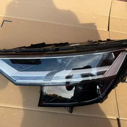 2019-2021-2022 Audi Q8 Headlight Led LH 