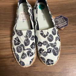 TOMS Flats 