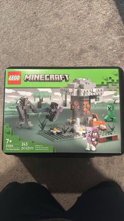 LEGO Minecraft The Pale Garden Set 21586