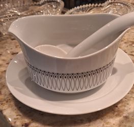 Elegant Mid century modern Harmony House Finlandia Gravy Boat Fine China Japan Black White Geometric Pattern 60s with Ladle