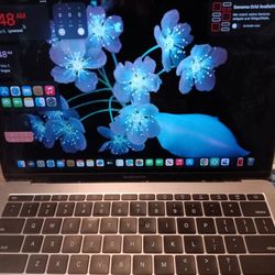 Apple MacBook Pro (13", M2, 2022)