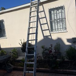 Escalera de aluminio de 28 pies nueva muy barata