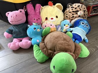 squishmellow/stuffed animal lot 