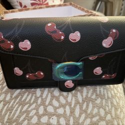 Bolsa De Corlor Oscura Con Cherrys 