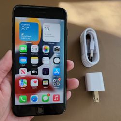 iPhone 7 Plus - UNLOCKED - Like New 