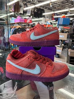 Women’s Nike SB Dunk Low Mystic Red Rosewood