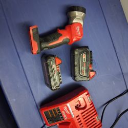 Milwaukee flashlight and m18 5ah battery