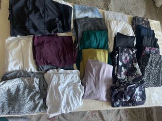 Lululemon Women's Activewear Clothing Bundle Lot 26 pieces