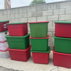 Plastic storage containers