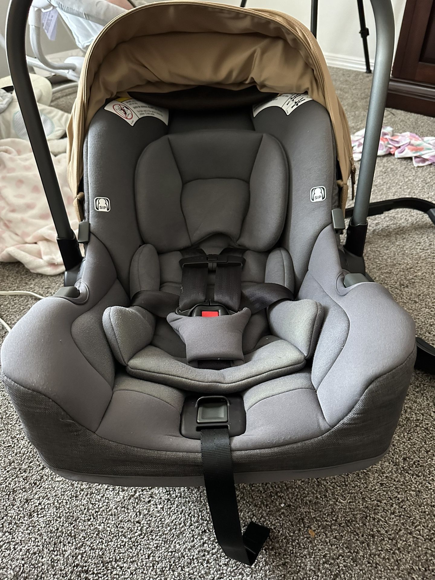 Nuna Pipa Lite Rx Car Seat And Base