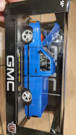 M2 Machines 1988 GMC Sierra 1500 Custom Die-Cast
