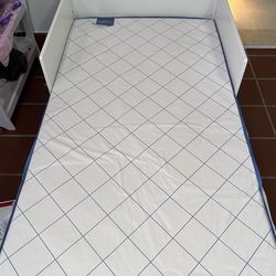 Kids bed, never used