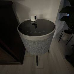 Soundstream Blue Tooth Table Speaker