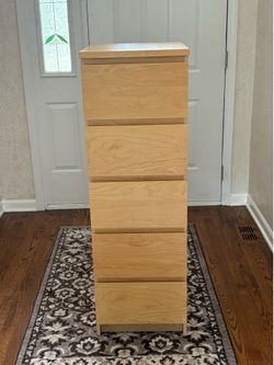 Dresser/Chest with 5 Drawers