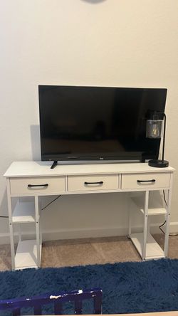 Desk/dresser