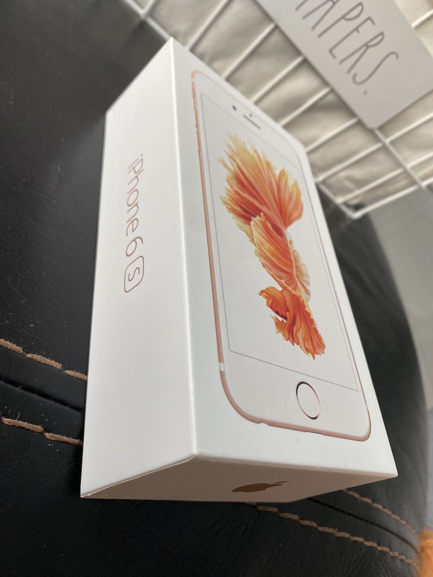 iPhone 6s Box