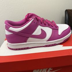 Nike Dunk Low BG White/Fuchsia Size 5.5 Y