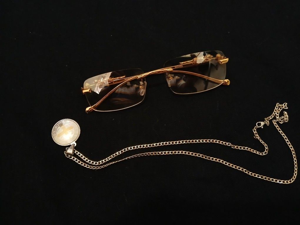 Clean Glasses & Clean Necnkalcsses Pendant
