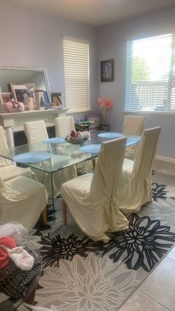 Dining room glass table w 6 chairs
