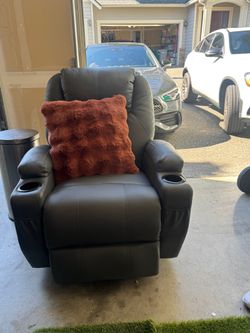 Two gray recliners
