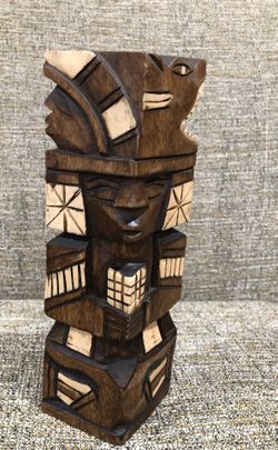 Wooden Hand curved Statue From Riviera Maya . Please see all the pictures and read the description