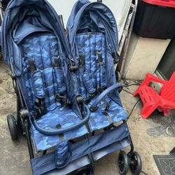 BabyGap Classic Side-by-Side Lightweight Double Stroller