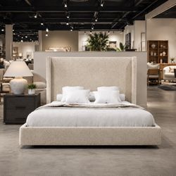 Queen/King Bed beige New