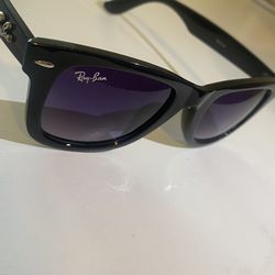Original Wayfarer Classic Ray-Ban sunglasses