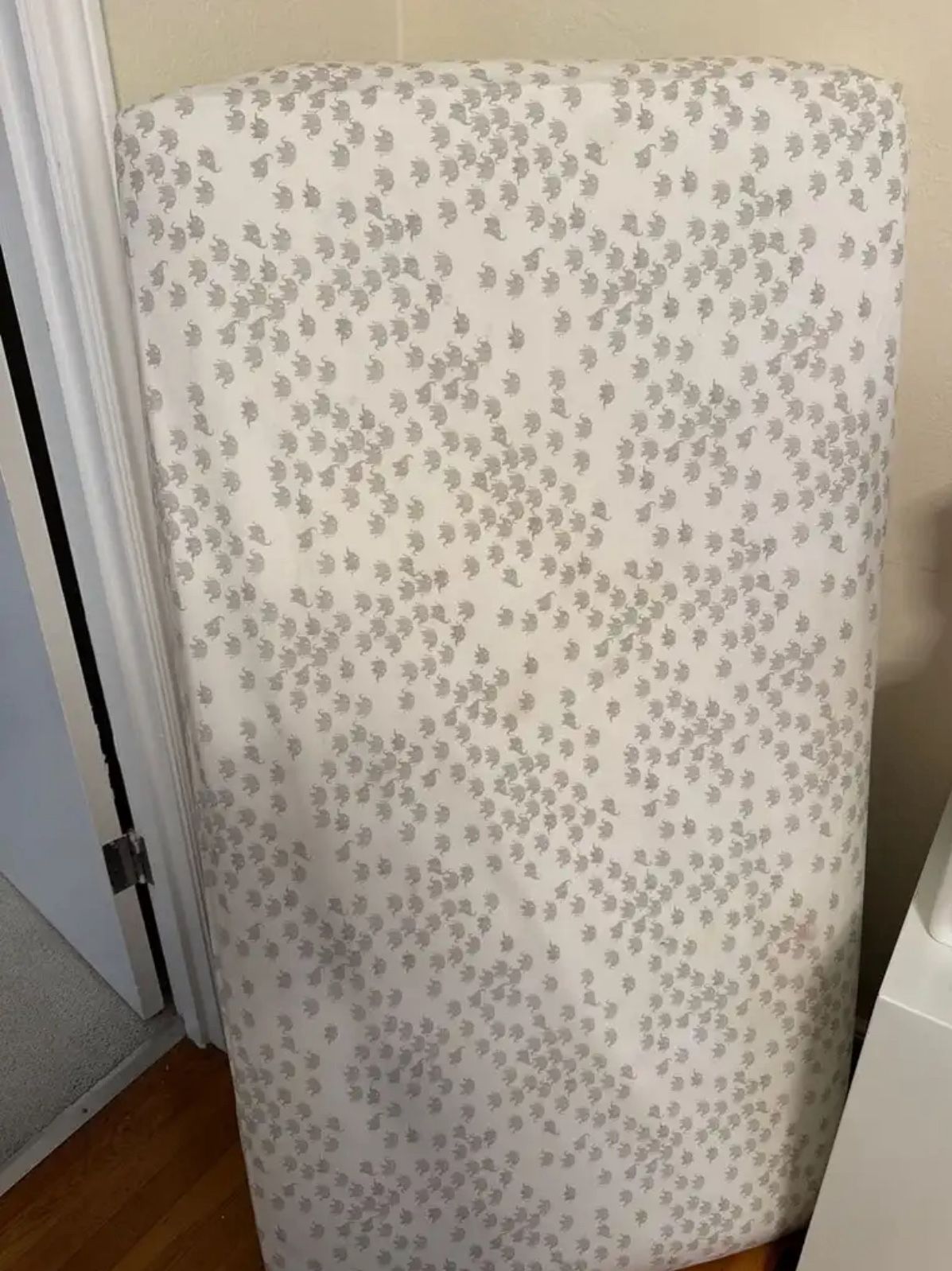Baby “Beauty Simmons” Crib Mattress with Patterned Cover
