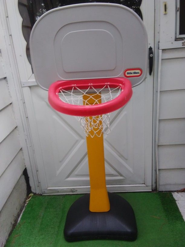 Little Tikes Basketball Hoop (FREE)