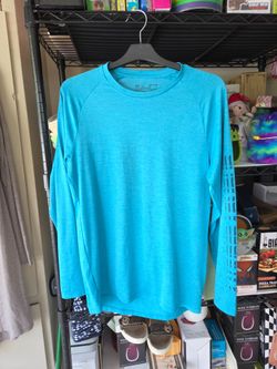 Ladies small under armour long sleeve shirt
