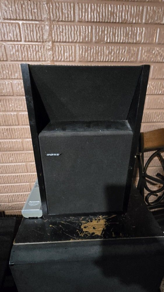 2 Bose speakers