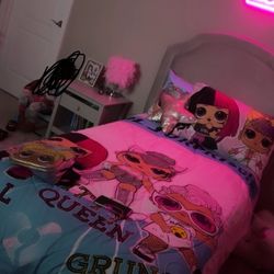 OMG GIRLZ BEDROOM SET W/ Doll house 