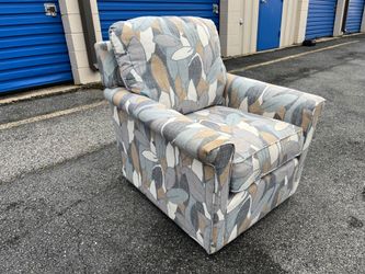 LAZYBOY GLIDING SWIVEL BASE CHAIR