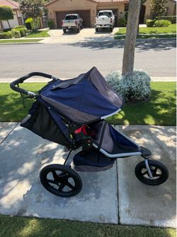 Bob revolution jogging stroller
