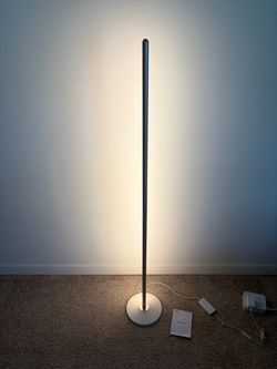 Govee RGBIC Floor Lamp Basic, 1000lm LED Corner Lamp, Champagne