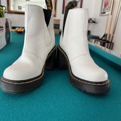 Dr. Marten women’s boot, size 7