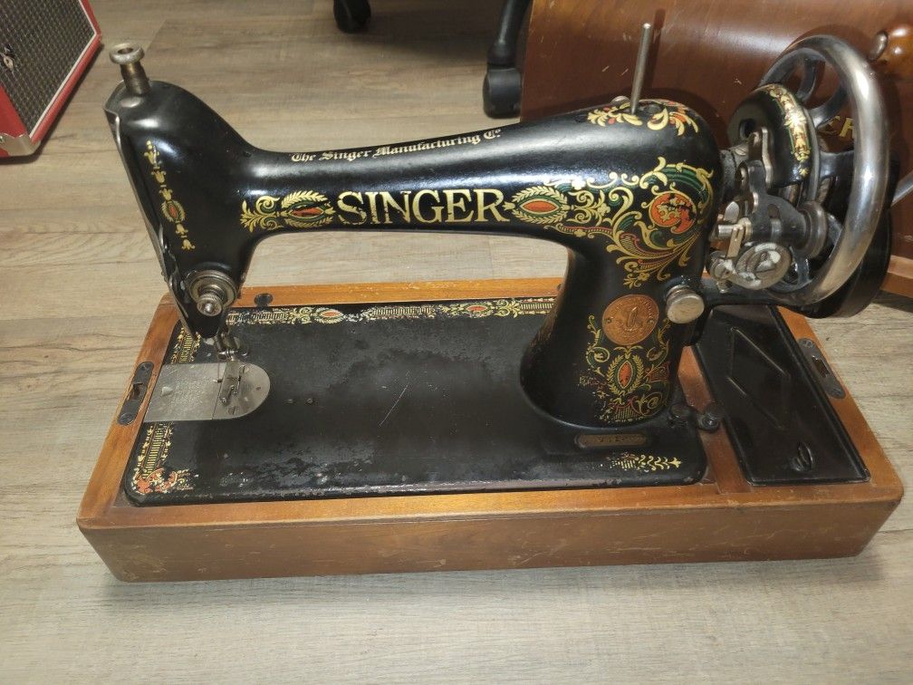 Antique Singer Sewing Machines