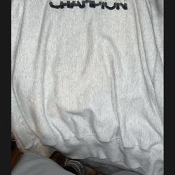 Champion Woman's Graphic Crew Neck Pullover Sweater Large