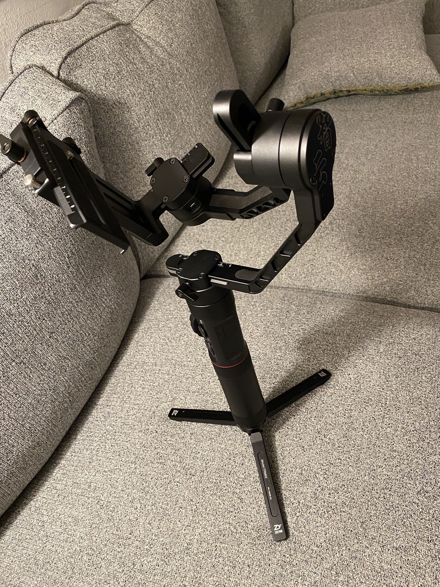Zhiyun crane 2 (with Servo Follow Focus) buy from Amazon, like new, used 6time now sale ＄335