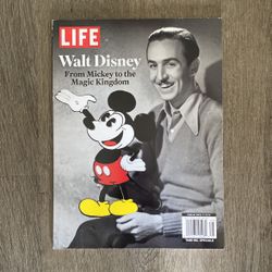 Walt Disney Magazine - From Mickey To The Magic Kingdom (2016)